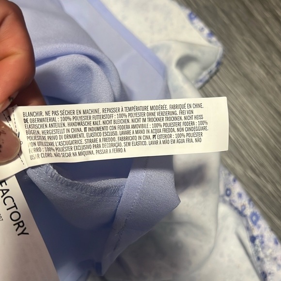 Blue and White Puff Sleeve V-Neck Mini Sundress - Picture 5 of 12
